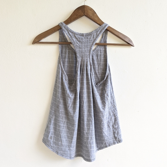 Lululemon Yogi Everyday Tank Grey Stripe Size 4 - Picture 3 of 5